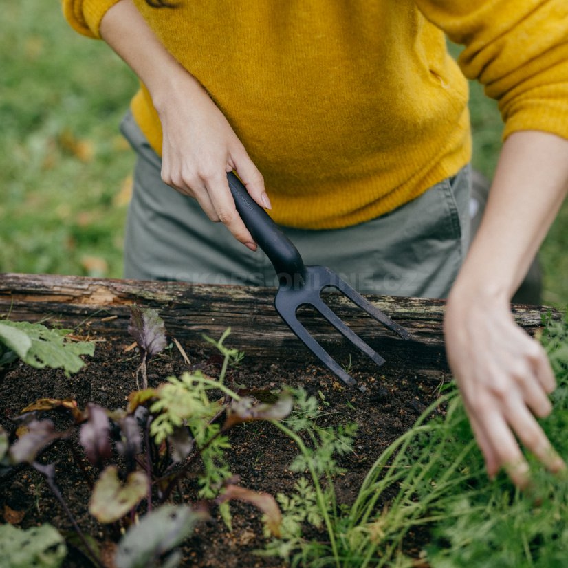 Vidle Fiskars Solid malé