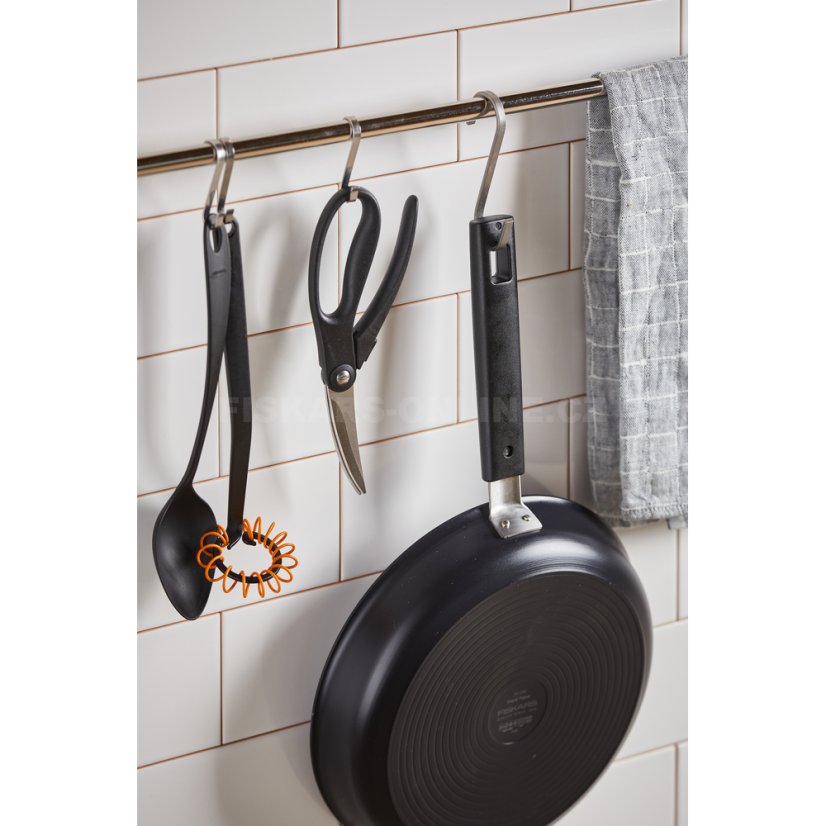 Kuchařské nůžky Fiskars Essential