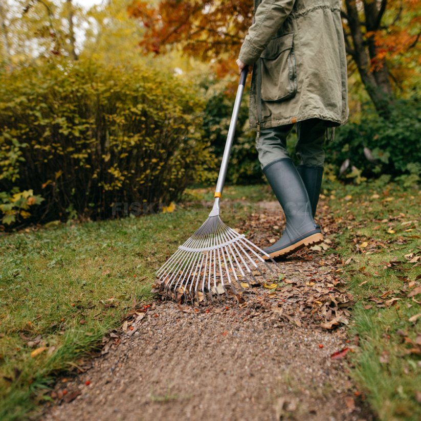 Hrábě na listí Fiskars Ergonomic vějířové 1076977