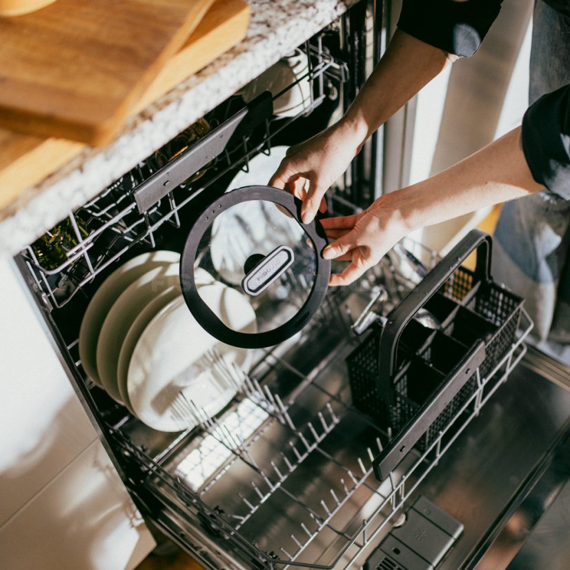 Rendlík s pokličkou Fiskars Hard Face 1,8 l