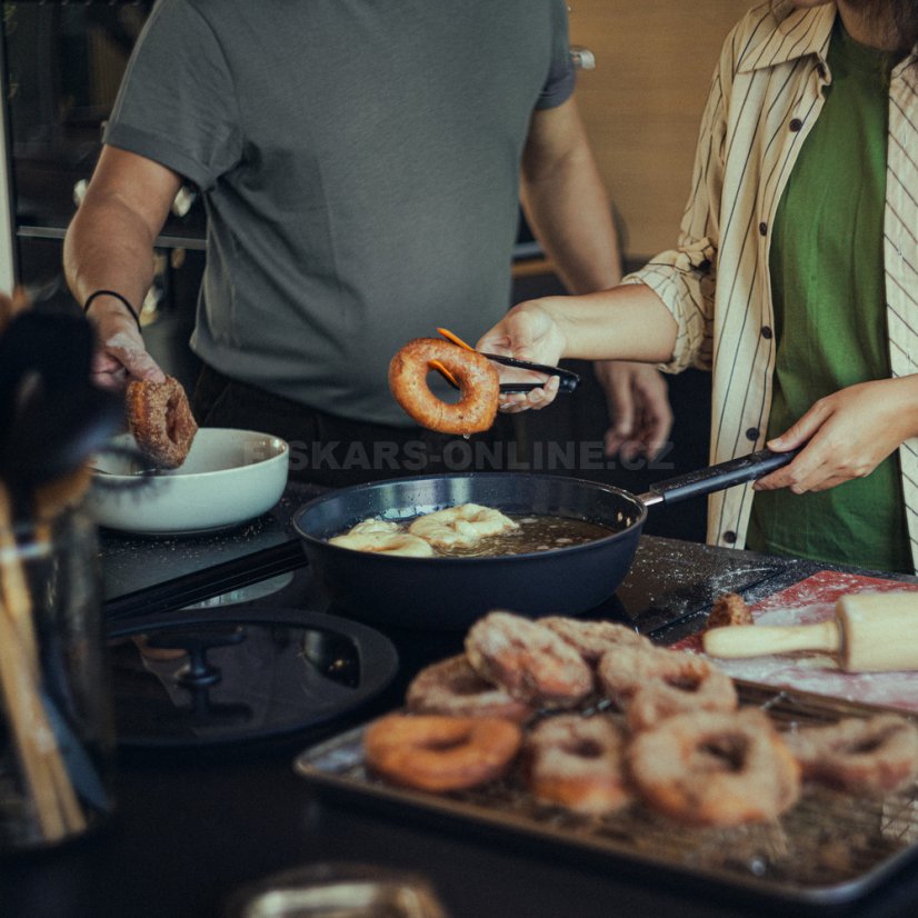 Pánev s pokličkou Fiskars Hard Face 28 cm