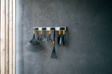 Zahradní nářadí Fiskars OneClick šetří místo při skladování