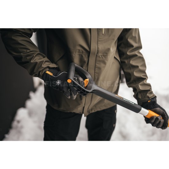 Teleskopická lopata na sníh Fiskars X-series™do auta