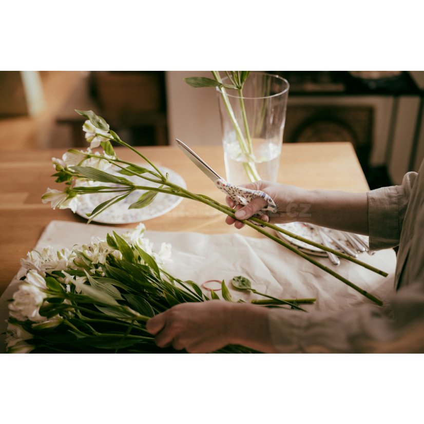 Univerzální nůžky Fiskars FXI Taika bílé