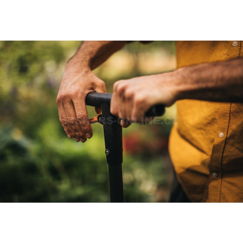 Sazeč cibulovin Fiskars Ergo