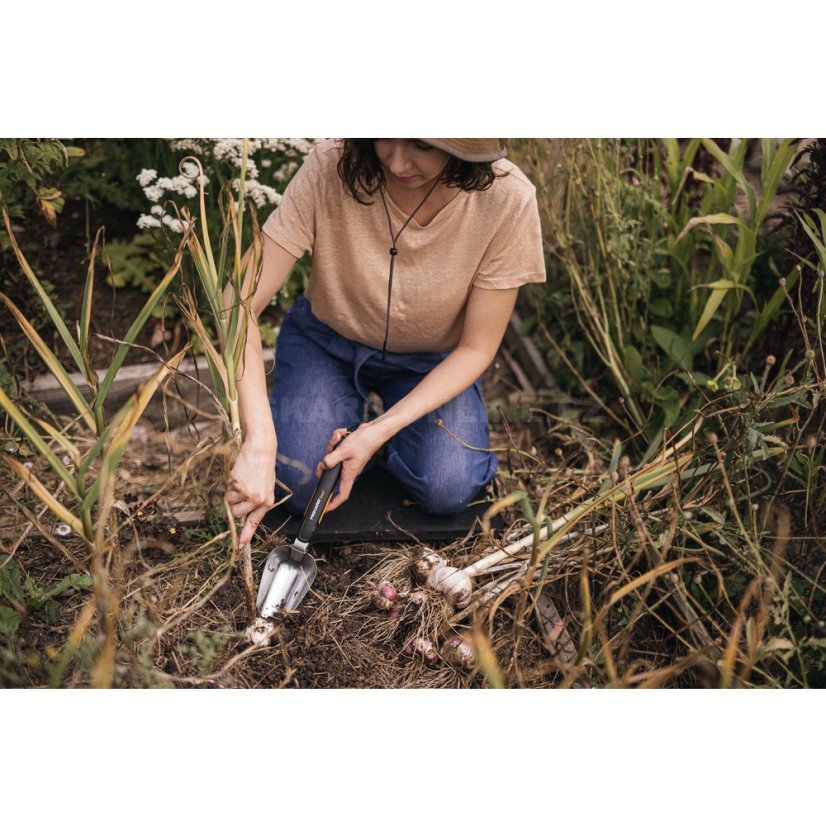 Lopatka Fiskars Xact™