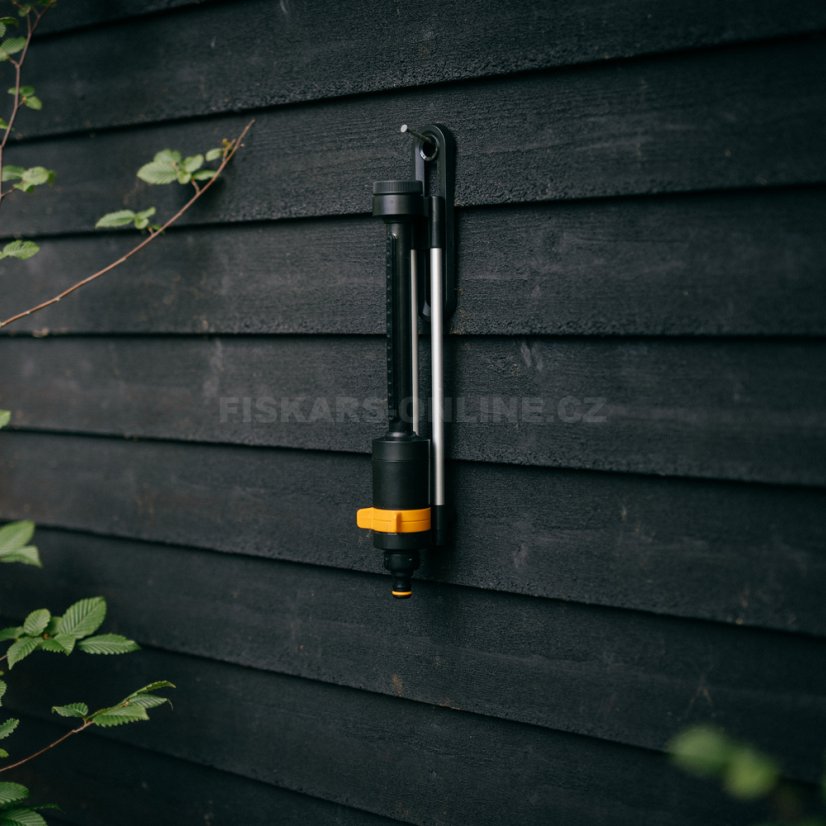 Oscilující zavlažovač Fiskars Solid S-M 1070835