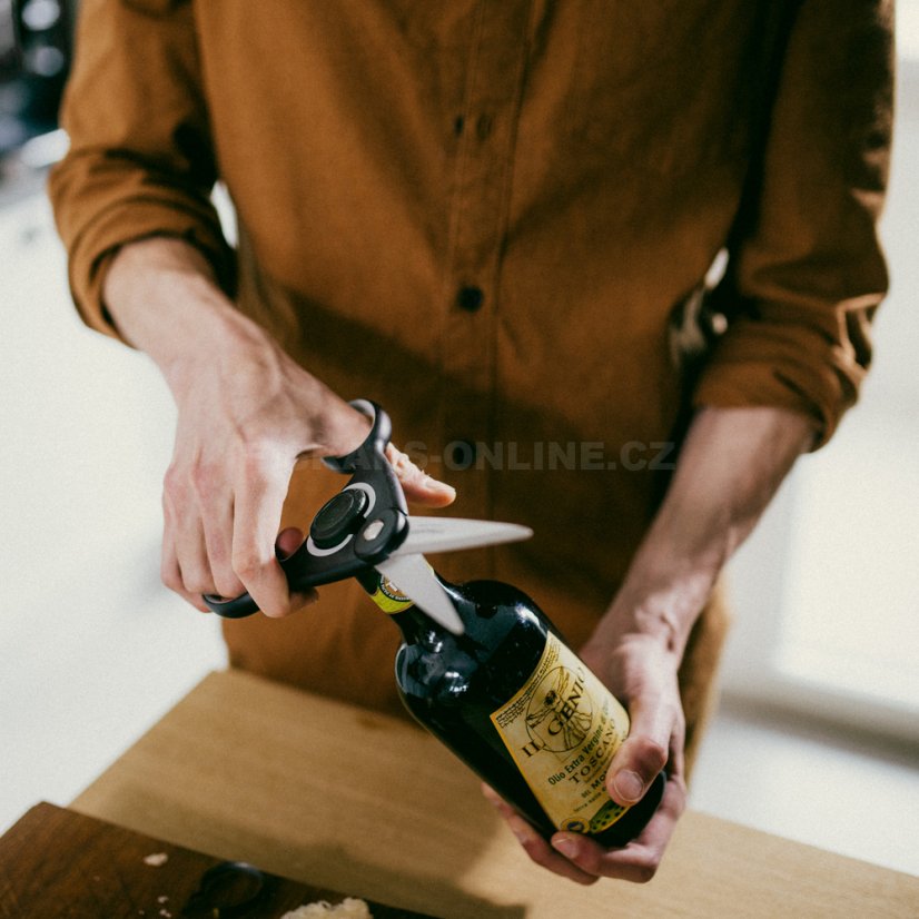 Kuchyňské nůžky Fiskars s otvírákem