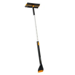 Teleskopická škrabka s otočným smetáčkem Fiskars X-series™
