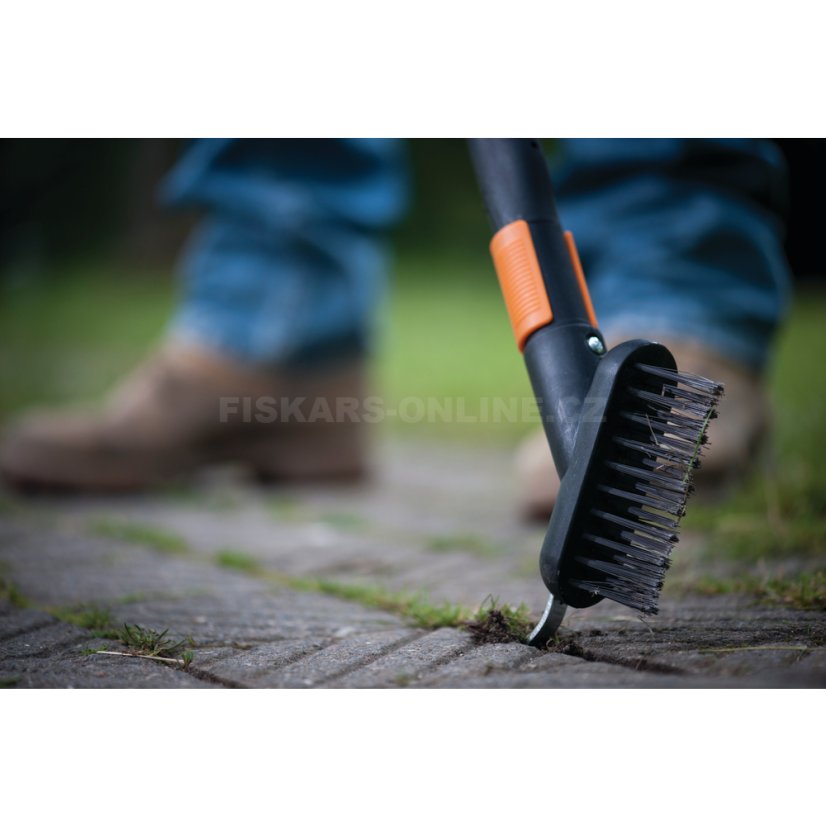 Kartáč na dlažbu Fiskars QuikFit