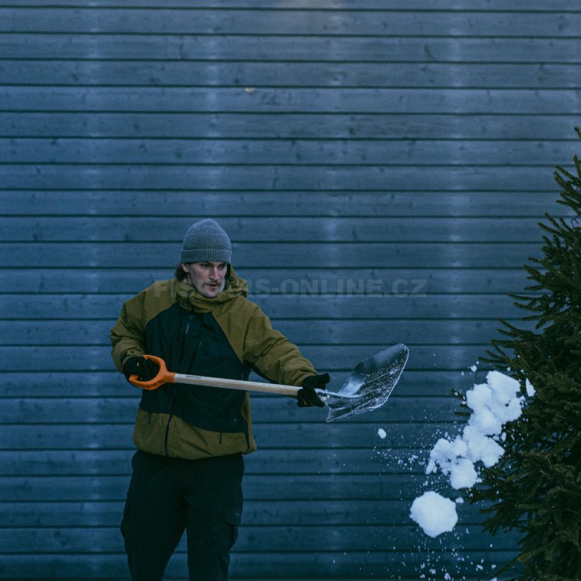 Lopata na sníh a zrní Fiskars 1001637