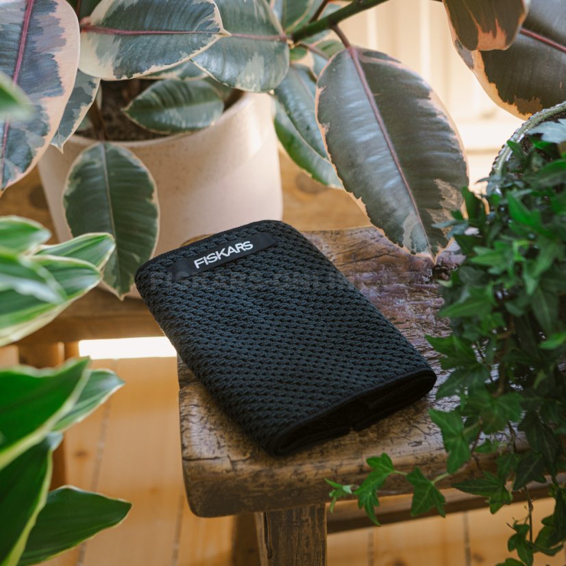 Utěrka na oprašování rostlin Fiskars