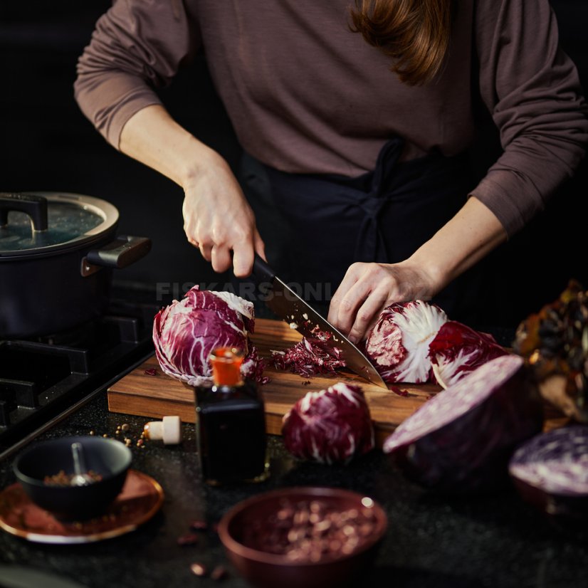 Velký kuchařský nůž Fiskars Hard Edge