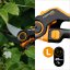 Dvojčepeľové záhradné nožnice Fiskars DualAction P981
