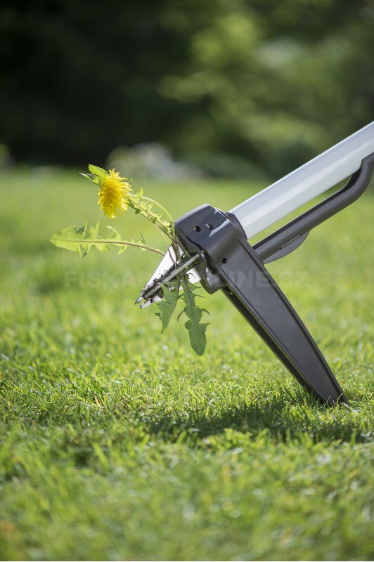 Lehký vytrhávač plevele Fiskars