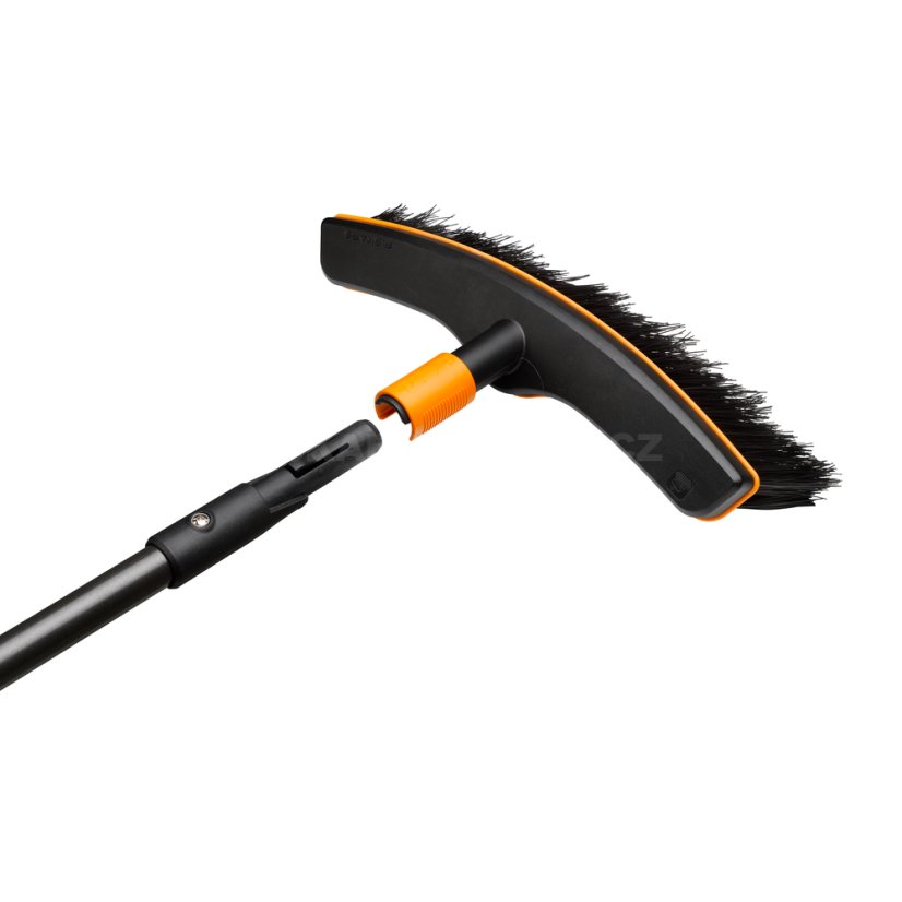 Koště na terasy Fiskars QuikFit
