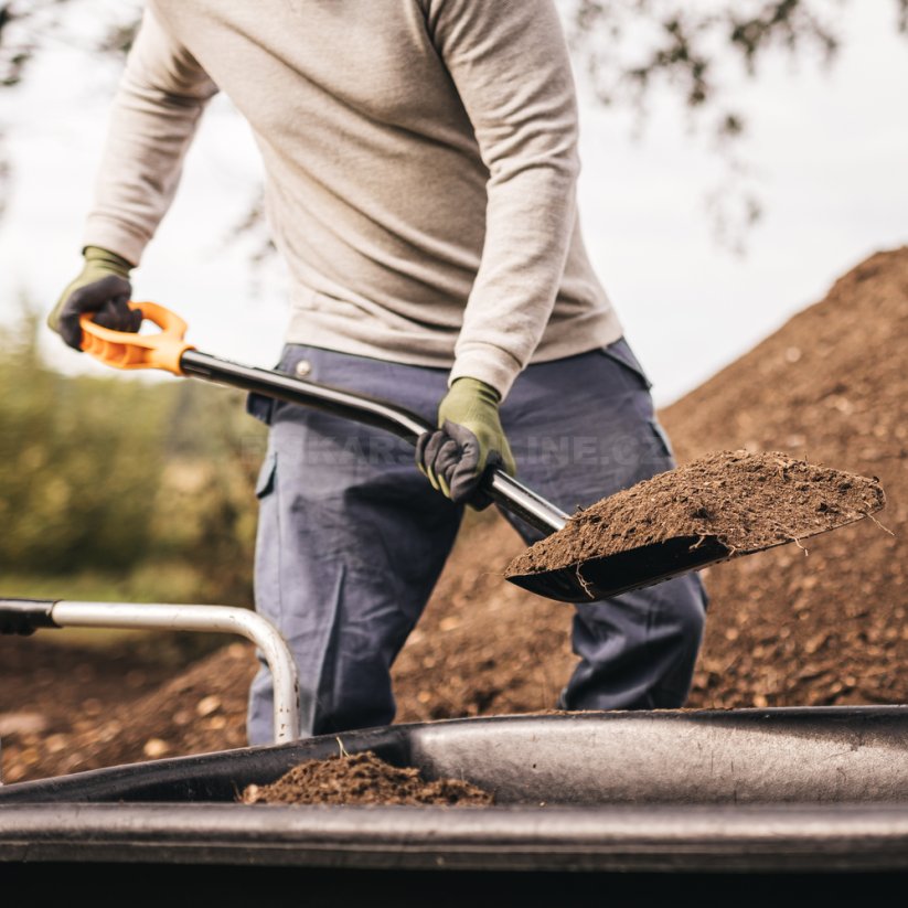 Lopata na beton Fiskars Solid 1067518
