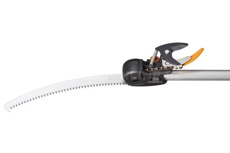 Set teleskopické nůžky na větve Fiskars UPX86 s pilkou