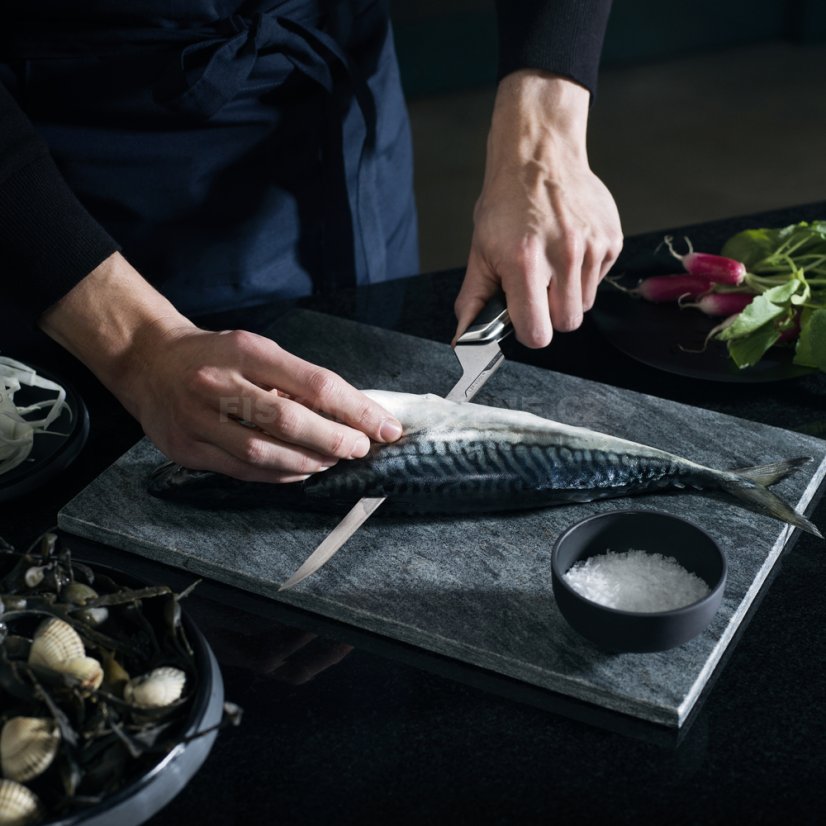 Filetovací nůž Fiskars Taiten