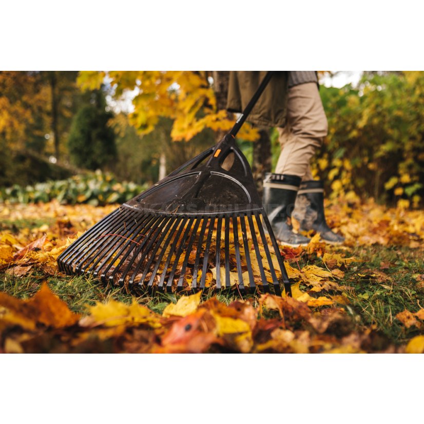 Hrábě na listí Fiskars Solid XL