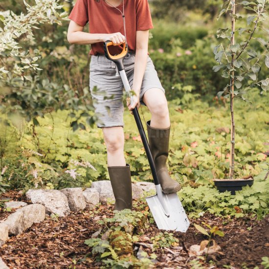 Rýľ Fiskars Xact špicatý, veľký