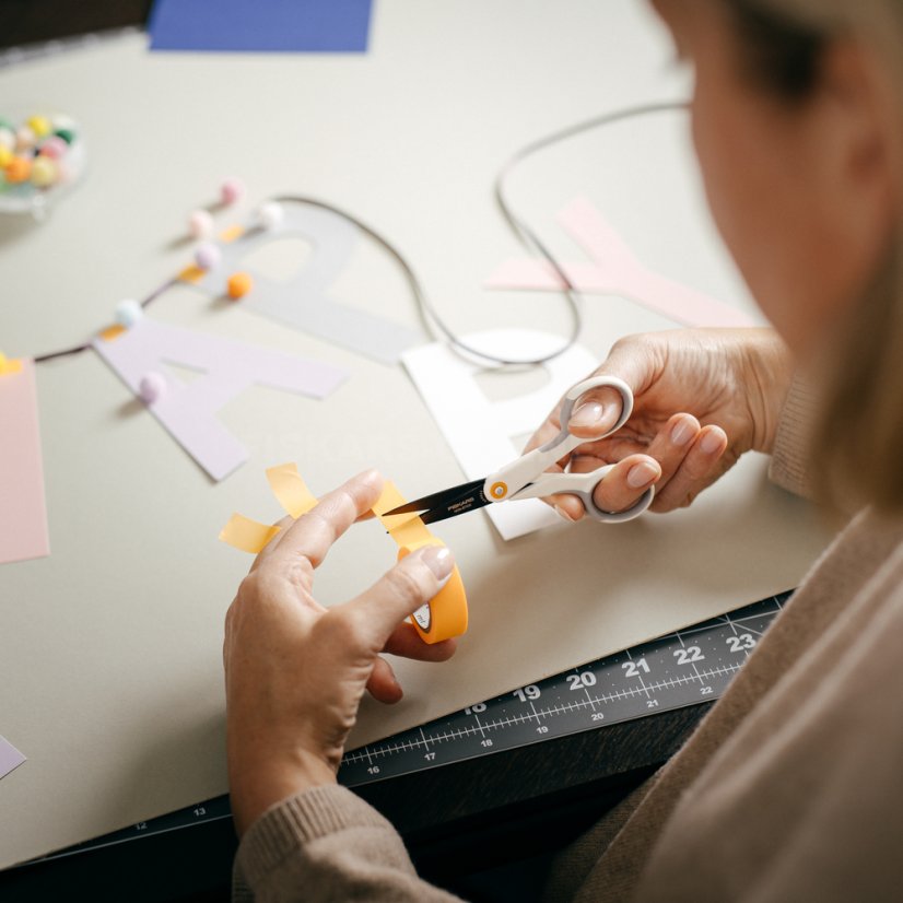 Nožnice Fiskars MicroTip™ s nepriľnavým povrchom