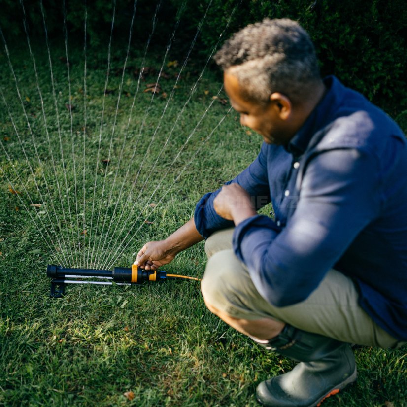 Oscilující zavlažovač Fiskars Solid S-M 1070835