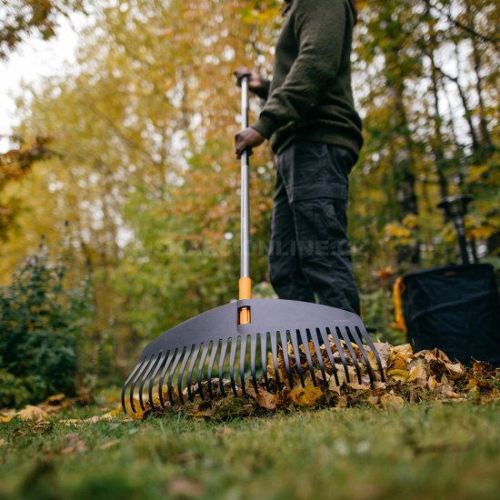 Hrable na lístie Fiskars Ergonomic 1076976