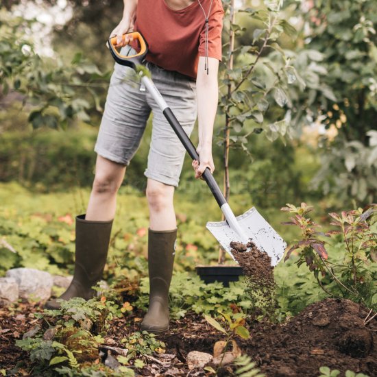 Rýľ Fiskars Xact špicatý, veľký