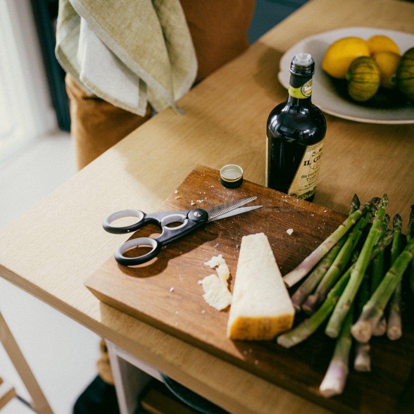 Kuchyňské nůžky Fiskars s otvírákem