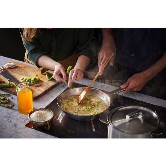 Panvica Fiskars All Steel Pure 28 cm