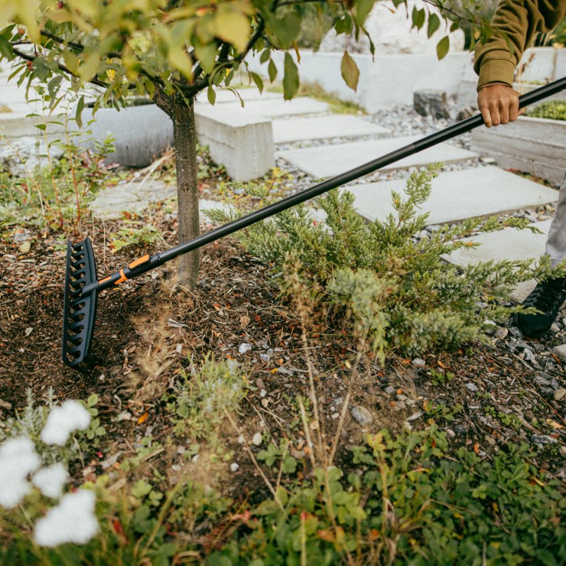 Univerzální hrábě Fiskars OneClick