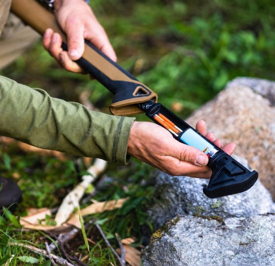 Kempingová sekera Gerber Bushcraft Coyote
