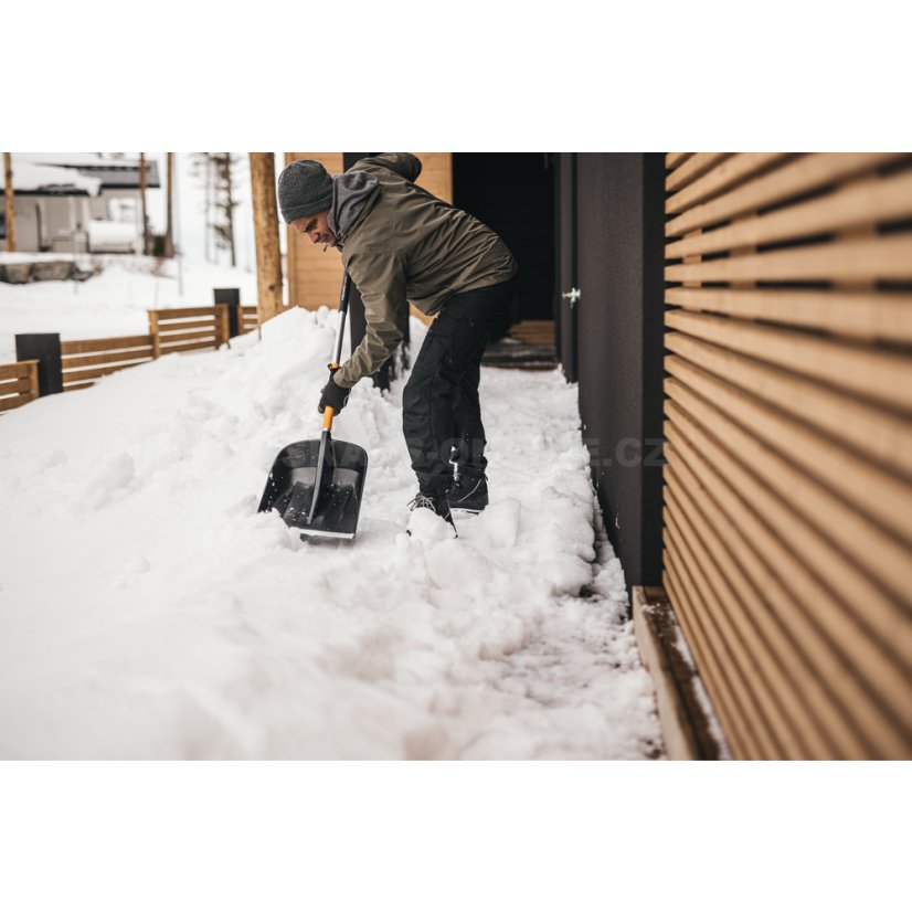 Teleskopická lopata na sníh Fiskars X-series™