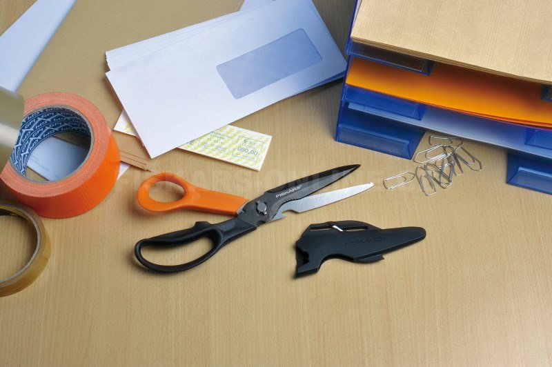 Víceúčelové nůžky Fiskars Cuts&More