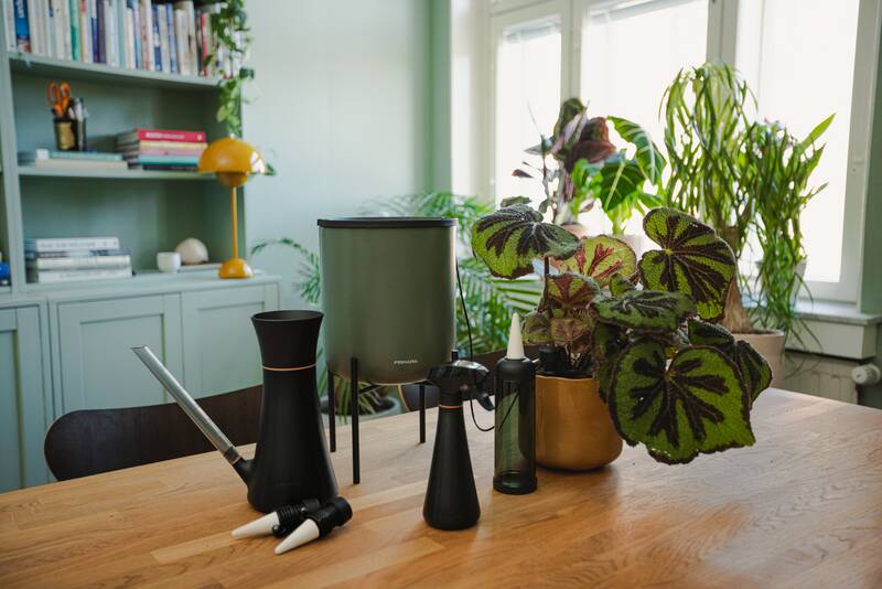 Konvička na zalévání pokojových rostlin Fiskars