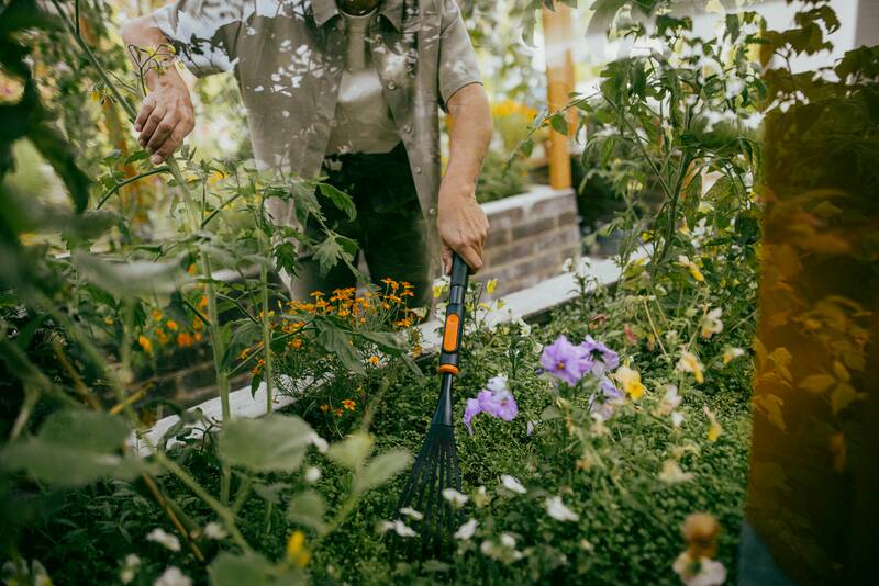 Kovové úzké hrábě Fiskars OneClick