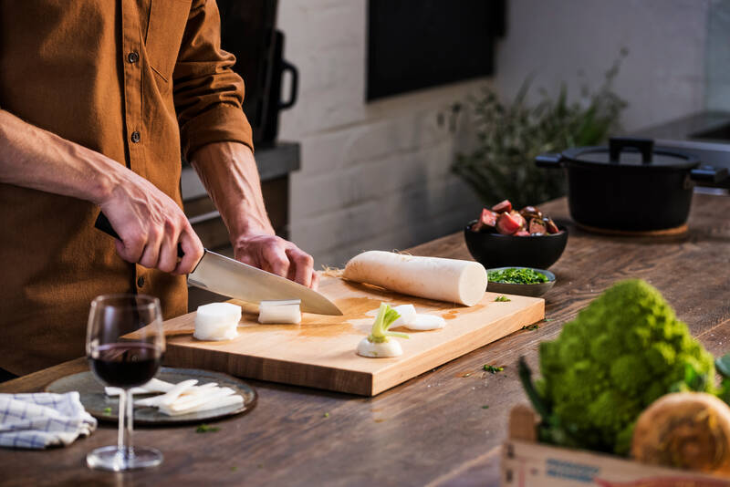 Velký kuchařský nůž Fiskars Hard Edge 20 cm