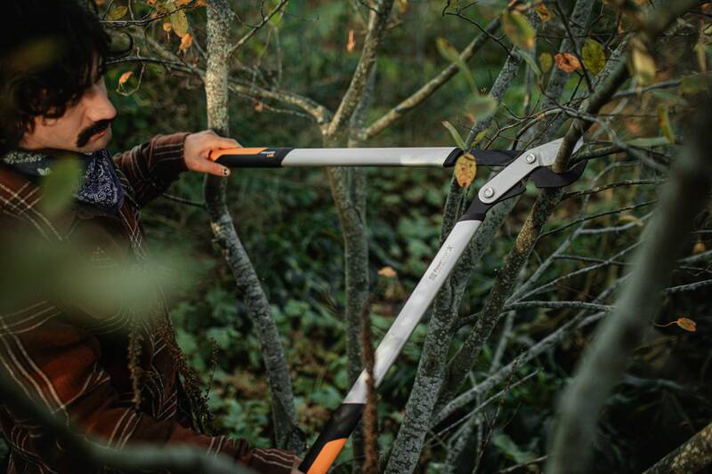 Dvouruční nůžky Fiskars PowerGearX LX98