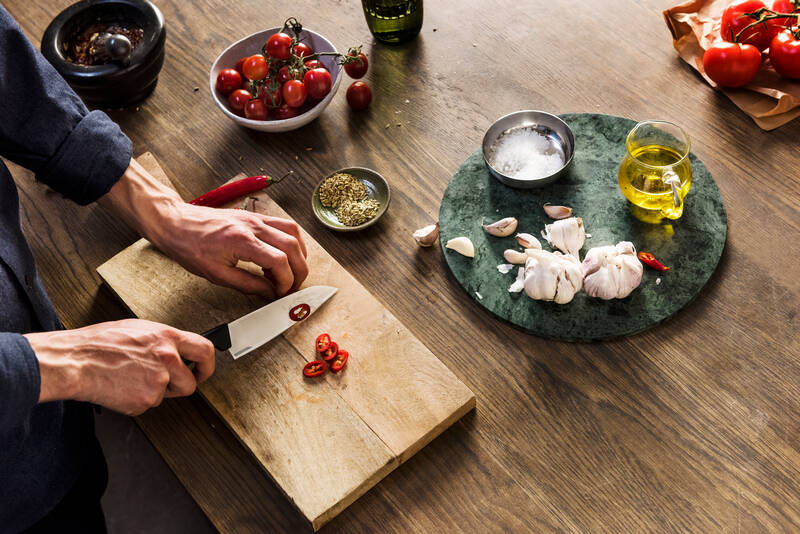 Kuchařský nůž Fiskars Hard Edge malý