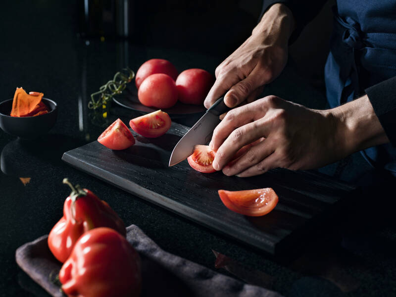 Okrajovací nůž Fiskars Taiten