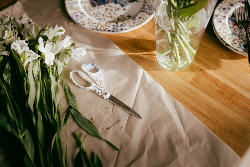 Univerzální nůžky Fiskars FXI Taika bílé