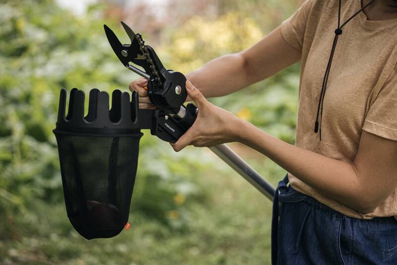 Česáček na ovoce Fiskars