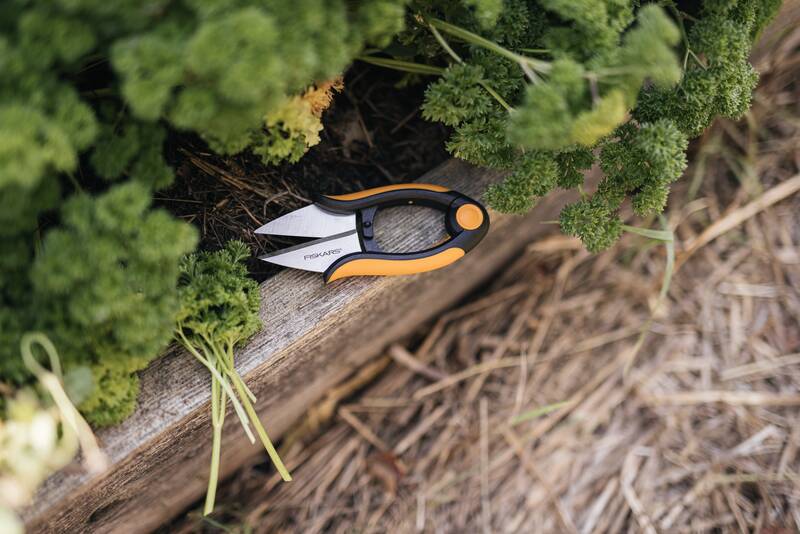 Nůžky na bylinky Fiskars Solid SP220