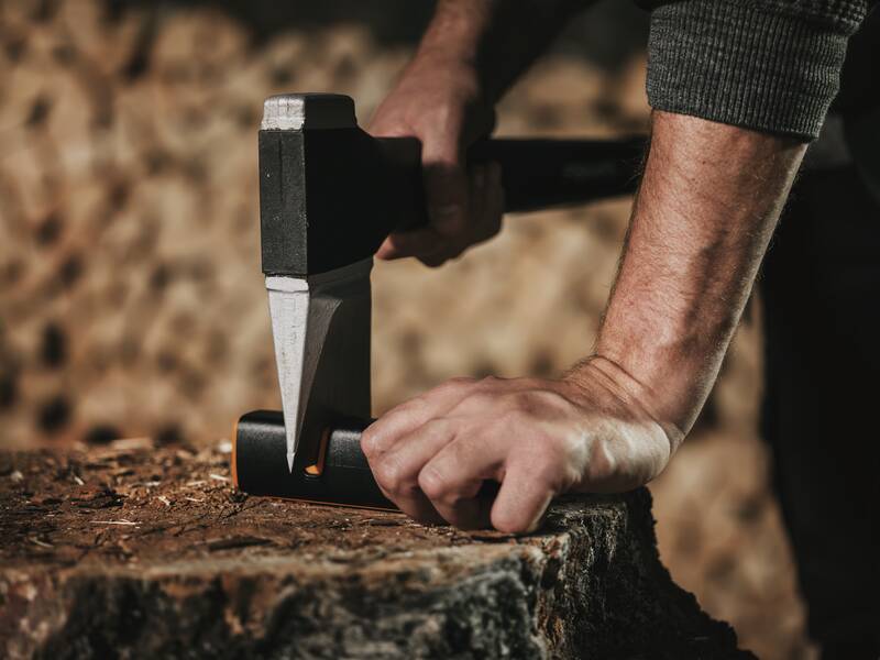 Ostřič nožů a seker Xsharp Fiskars