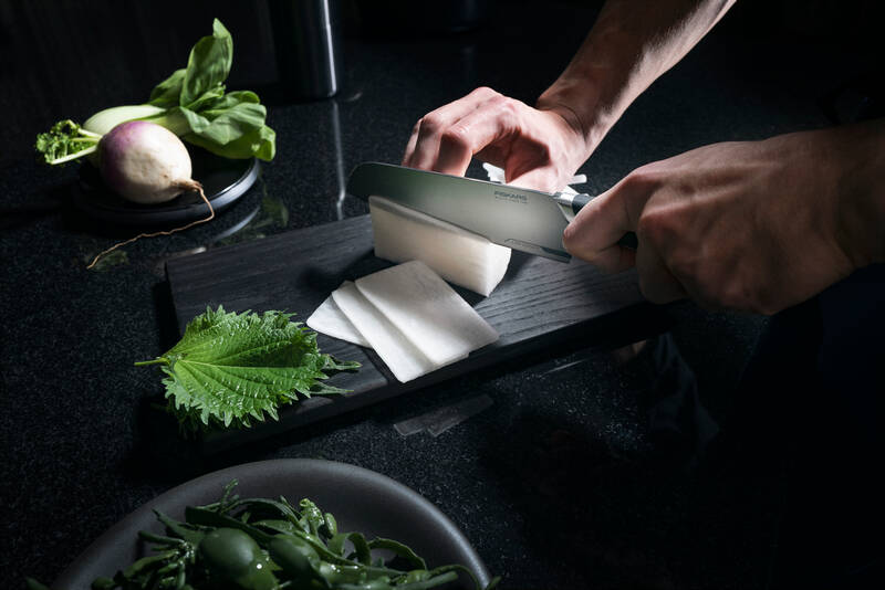Santoku nůž Fiskars Taiten