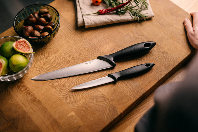 Nože Fiskars Essential v akci